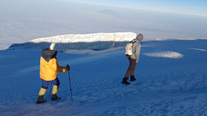 Tips Terbaik Untuk Mendaki Puncak Uhuru 